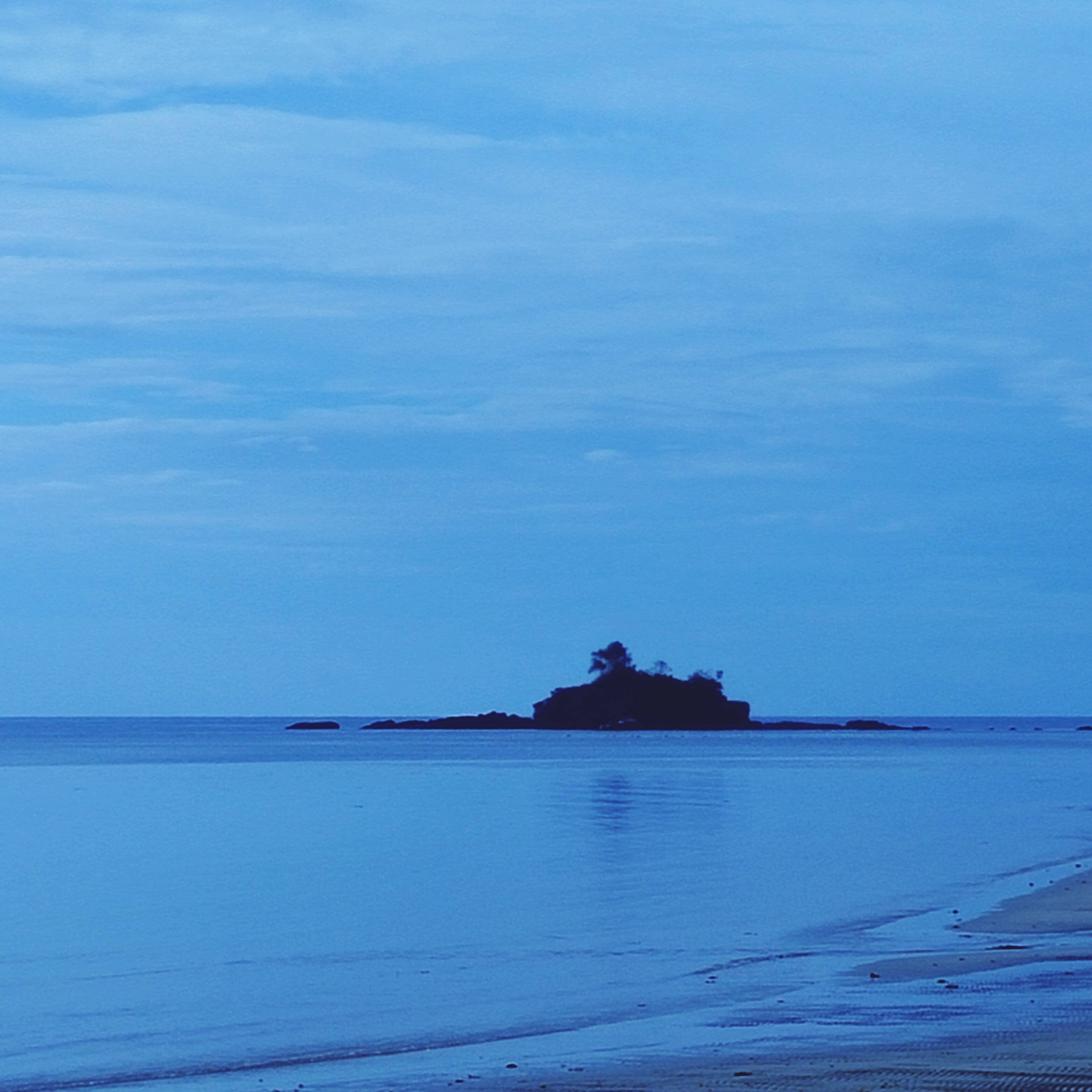 scenic-view-sea-against-sky